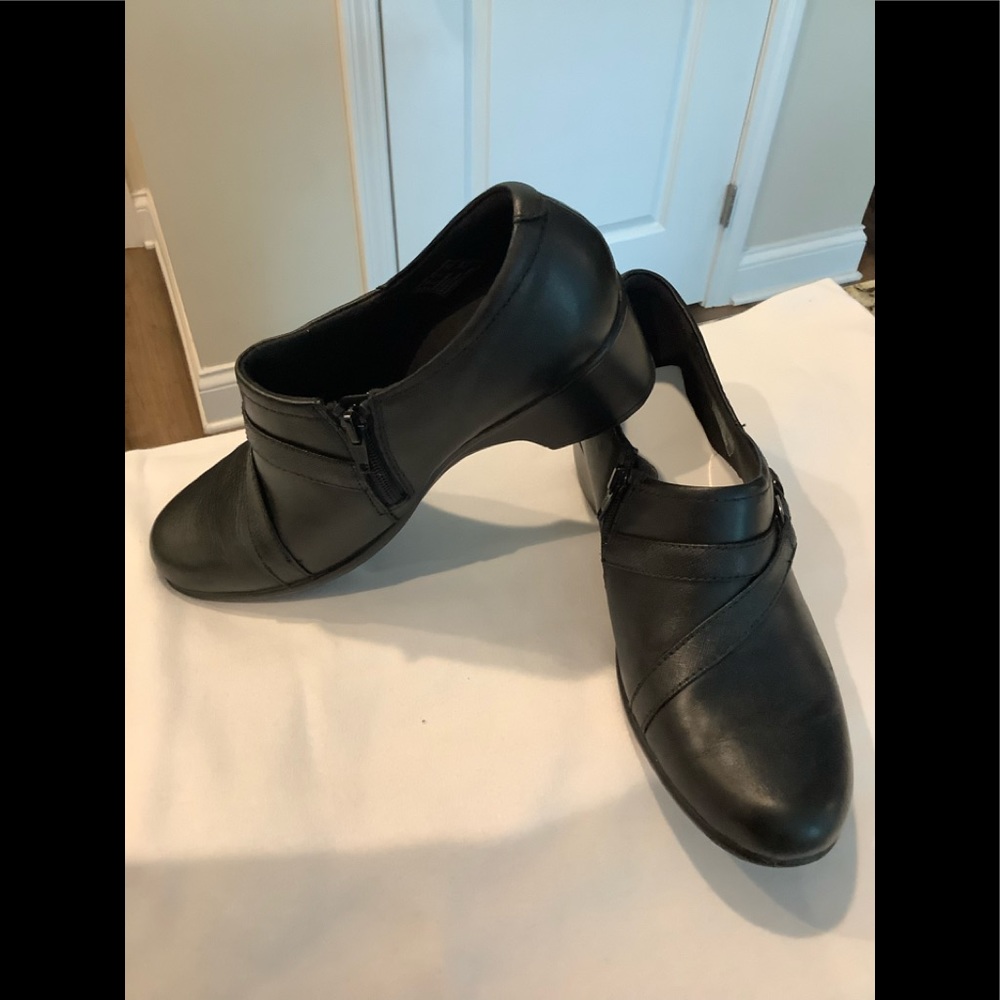 Clarks low shoes or Shoe boots, black 9M with side zip.